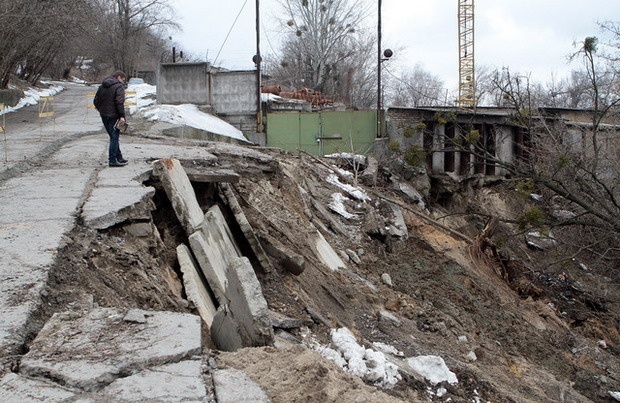 Застройка по-киевски: возведение многоэтажки возле Протасового Яра угрожает окрестным домам