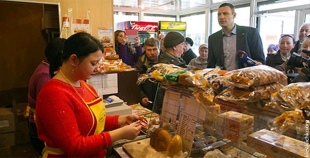 До конца марта должно открыться 50 киосков по продаже социального хлеба - Кличко