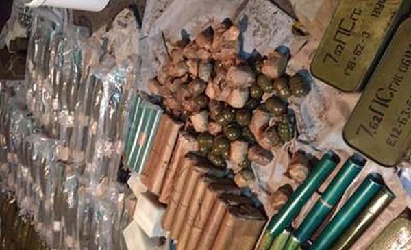 На Киевщине СБУ обнаружила арсенал оружия из зоны АТО (+фото)