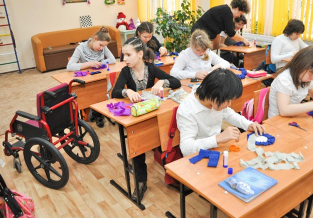 Киевские школы для детей с особыми потребностями обустроят пандусами и лифтами