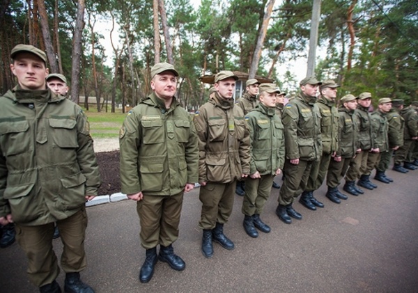Под Киевом открыли военный  учебный центр для контрактников