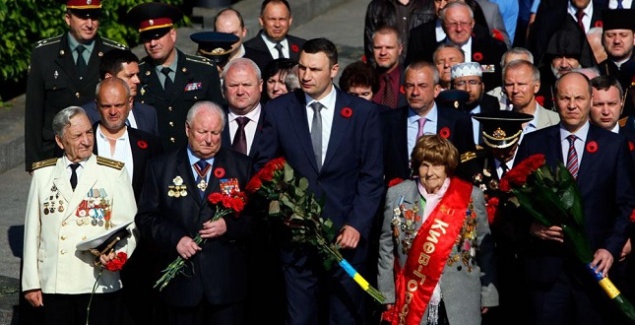 Мэр Киева Виталий Кличко поздравил ветеранов с Днем победы над нацизмом во Второй мировой войне