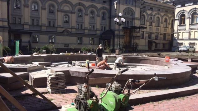 В Киеве возле Оперного театра откроют светомузыкальный фонтан на День Независимости