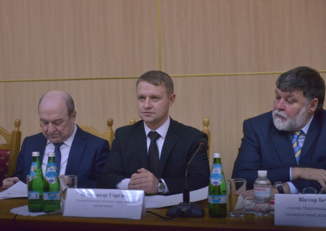 Губернатор Горган поддержал молодых ученых Киевщины на Фестивале инноваций