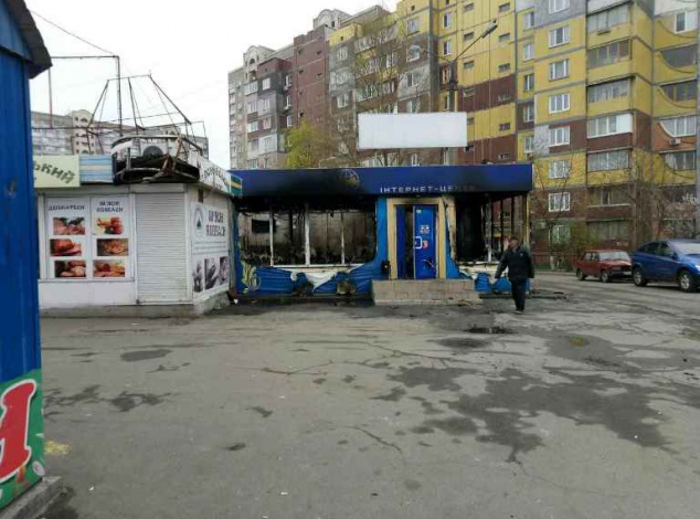В Киеве сгорели интернет-кафе и парикмахерская (фото)