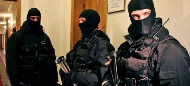 Военная прокуратура проводит обыск в квартире депутата Киевсовета – “Батькивщина” (видео)