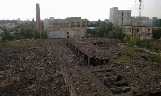 Власти Киева разрешили строительство жилья у заброшенного ртутного завода “Радикал”