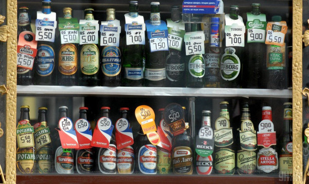 Окружной админсуд Киева признал неправомерным решение Киевсовета о запрете торговли алкогольными напитками в МАФах