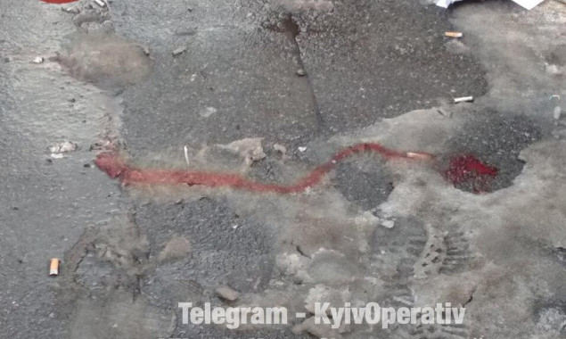 Под Святошинским судом в Киеве ранен человек