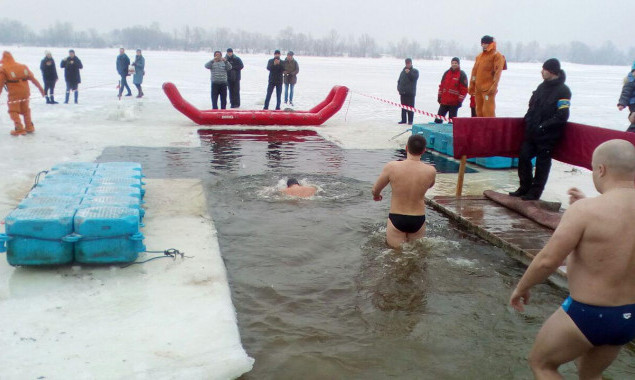 В местах купания на Крещение в Киеве будут дежурить 125 спасателей