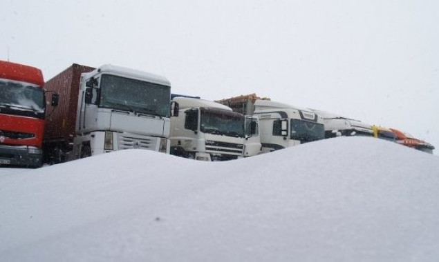 Въезд большегрузного транспорта в Киев и Киевскую область могут ограничить из-за ухудшения погоды