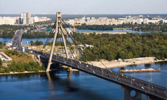 Киевсовет переименовал Московский мост, 4 улицы, массив и микрорайон