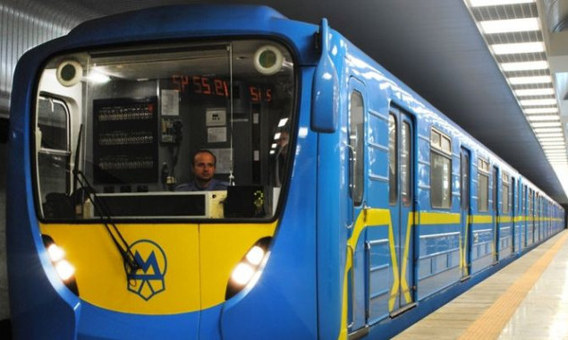 Остановлено движение на Святошинско-Броварской линии столичного метро