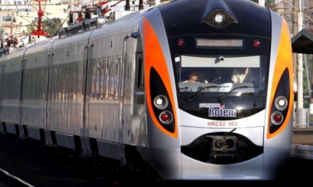 Изменяется периодичность курсирования скоростного поезда Киев - Тернополь