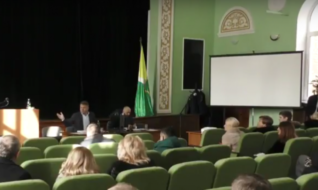 Бучанский горсовет: депутаты разбирались с использованием бюджетных средств и строительством асфальтового завода (видео)