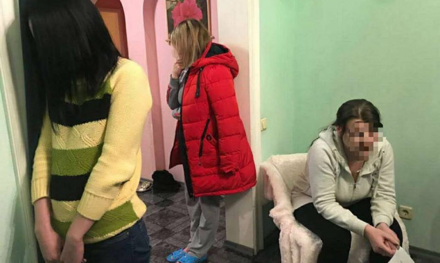 В День святого Валентина в Киеве взяли четырех сутенеров (фото)