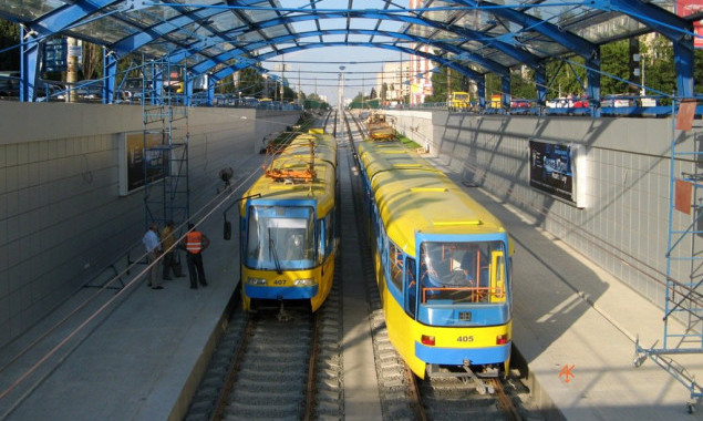 “Киевпастранс” собирается платить работникам скоростного трамвая по 80 тыс. гривен в месяц