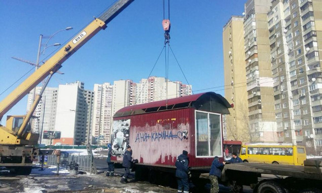 На прошлой неделе коммунальщики снесли в Киеве 15 МАФов (фото)