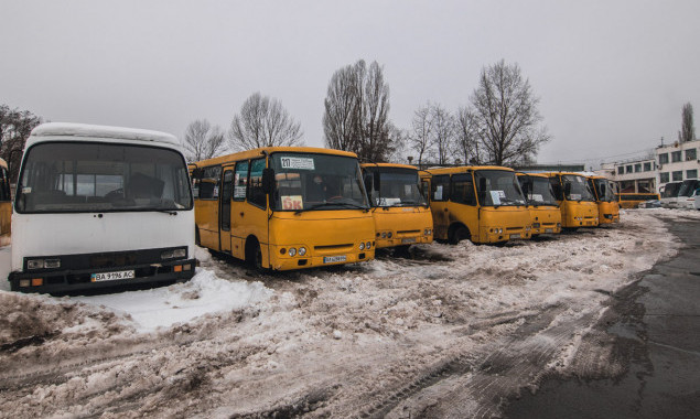 В Святошинском районе Киева сгорели 4 автобуса (фото)