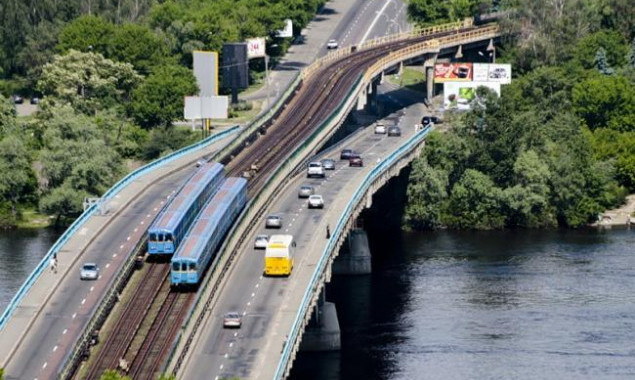 “Киевавтодор” объявил тендер на капремонт автопроездов моста Метро через Русановский пролив