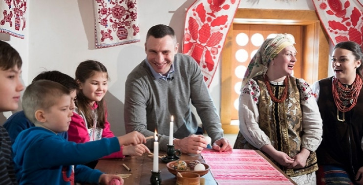 Виталий Кличко поздравил киевлян и всех украинцев с праздником Воскресения Христова  (видео)