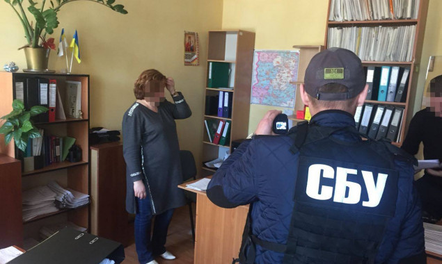 На взятке задержана чиновница ГФС Киевщины