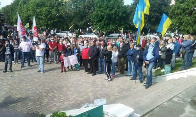 Жители Гавриловки и соседних сел вышли на митинг из-за деятельности местной птицефабрики