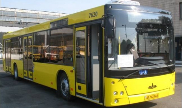 В субботу ярмарка изменит два маршрута общественного транспорта Киева (схема)