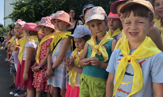 Владимир Каретко: в Святошино начали работу 7 детских лагерей с дневным пребыванием и 11 языковых лагерей