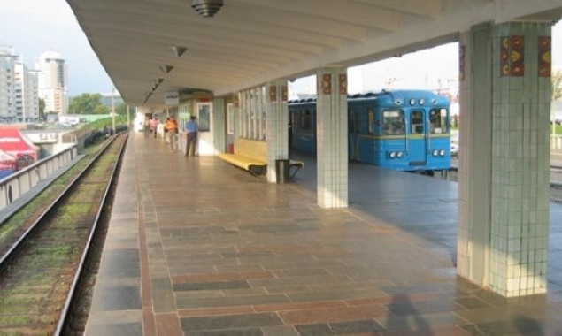 Брагинского просят установить шумозащитные барьеры по пути движения поездов метро у “Левобережки”