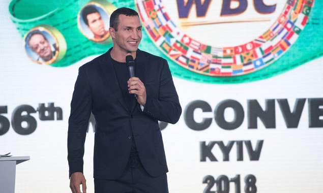 Владимир Кличко получил от Всемирного боксерского совета пояс почетного чемпиона