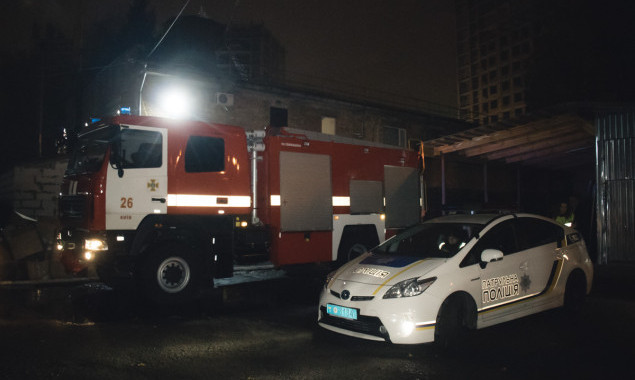 В Голосеевском районе ночью сгорела ночлежка бездомных (фото, видео)