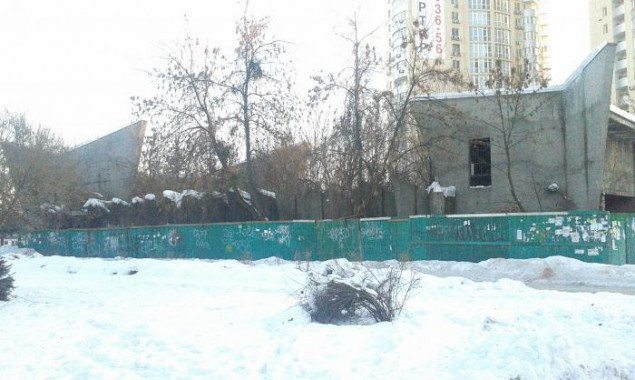 Киевсовет присоединил скандальный гектар земли к парку “Юность”
