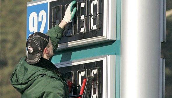 Цены на бензины и топливо в Киеве и области медленно растут (16 июля)