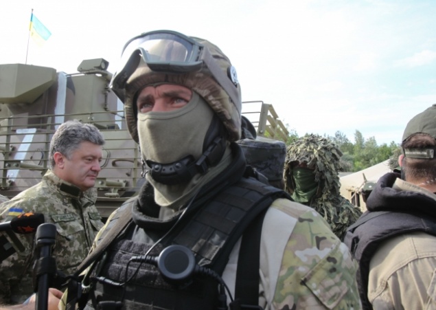 Президент Украины прекратил перемирие на Донбассе