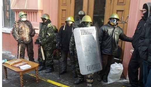 Майдановцев из захваченных зданий будут выгонять силой