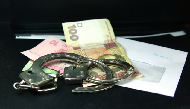 Следователя милиции поймали на взятке в $1,5 тыс