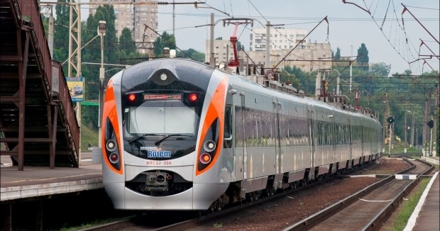 “Укрзализныця” отменила субботние рейсы из Киева в Запорожье