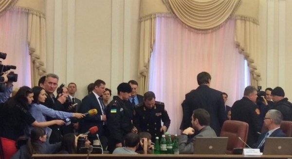 Задержан глава госслужбы по чрезвычайным ситуациям. Также Кабмин уволил всех региональных руководителей ГСЧС (фото, видео)