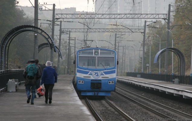 Киевская городская электричка будет ходить по расписанию выходного дня до конца апреля