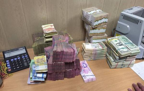 На Киевщине прикрыли “конверт“, ”пропустивший” через себя более ста миллионов гривен