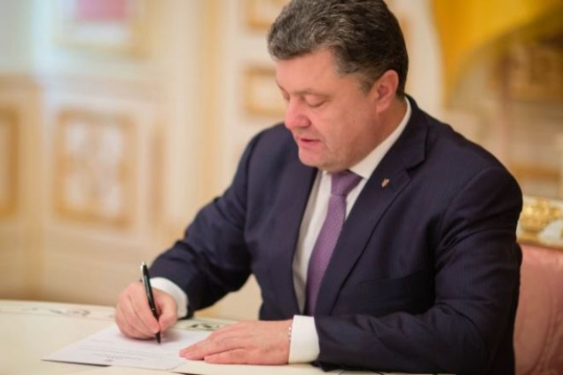 АПУ: Петр Порошенко подписал закон о местных выборах
