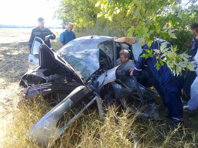 В Кагарлыкском районе спасатели деблокировали из автомобиля мужчину, попавшего в ДТП