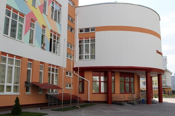 Загрязнение воздуха в столичной гимназии “Киевская Русь”- возможно, диверсия