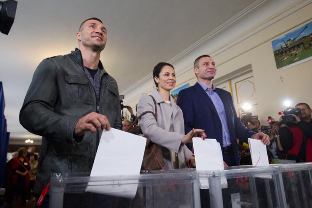 В Киеве проголосовали Порошенко и Кличко