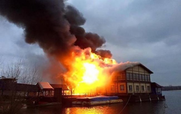 Пожар в плавучем ресторане “Веранда” был локализован