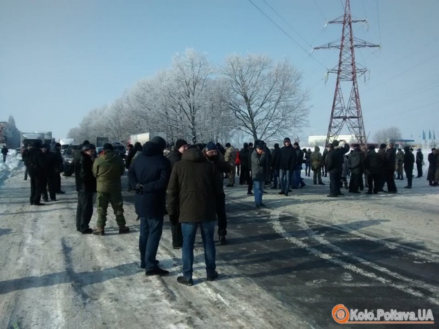Бойцы АТО блокировали дорогу Киев-Харьков