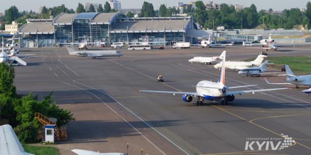 Самолет Киев – Батуми вернулся в аэропорт “Киев” из-за технической поломки