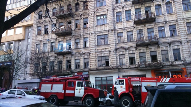 Под обвалившимся домом на ул. Богдана Хмельницкого могут находиться несколько десятков человек