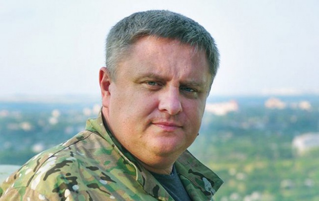 Глава киевской полиции уволил сотрудника за символику боевиков в автомобиле